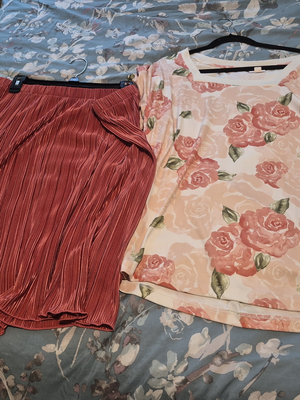LuLaRoe Rose Print Floral Top with Dusty Pink Pleated Midi Skirt